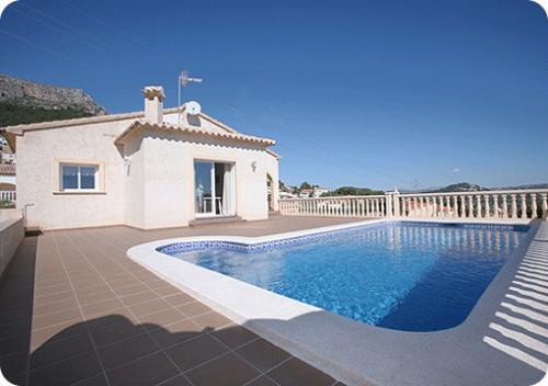 SPRZEDANE Willa w Calpe, z widokiem na morze, 4 sypialnie (ref.0017)