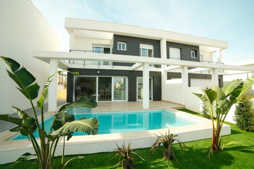 Dom z zabudowie bliźniaczej z prywatnym basenem,w Gran Alacant - Santa Pola - 265.000 euro (ref.MA002)