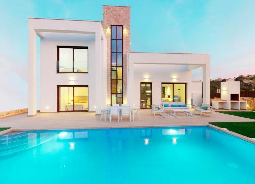 Nowa budowa- inwestycja , willa z panoramicznym widokiem na morze i Benidorm, 616.900 euro (ref.FI001)