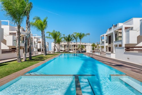 Nowy Bungalow w Torrevieja 289.000 euro nr. ( ref.AM123)